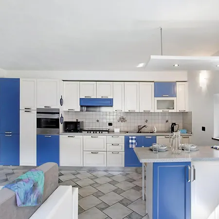 Apartment Casa Sabrina - Blu Aosta